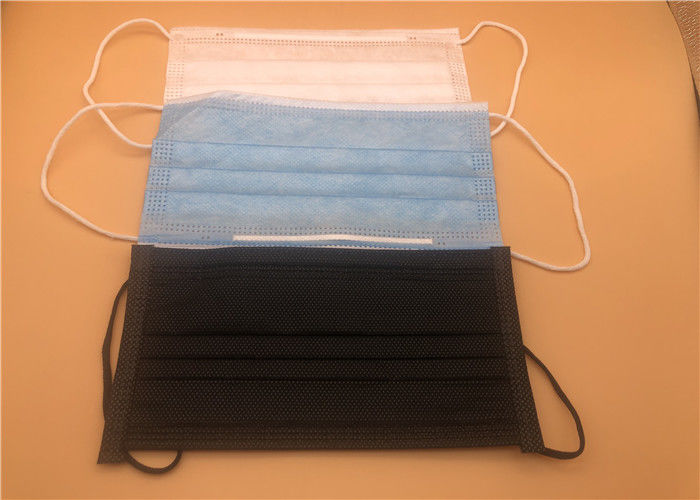 Masker Medis Sekali Pakai 3 Ply Pengait Telinga Memakai Kain Non Woven Ramah Kulit